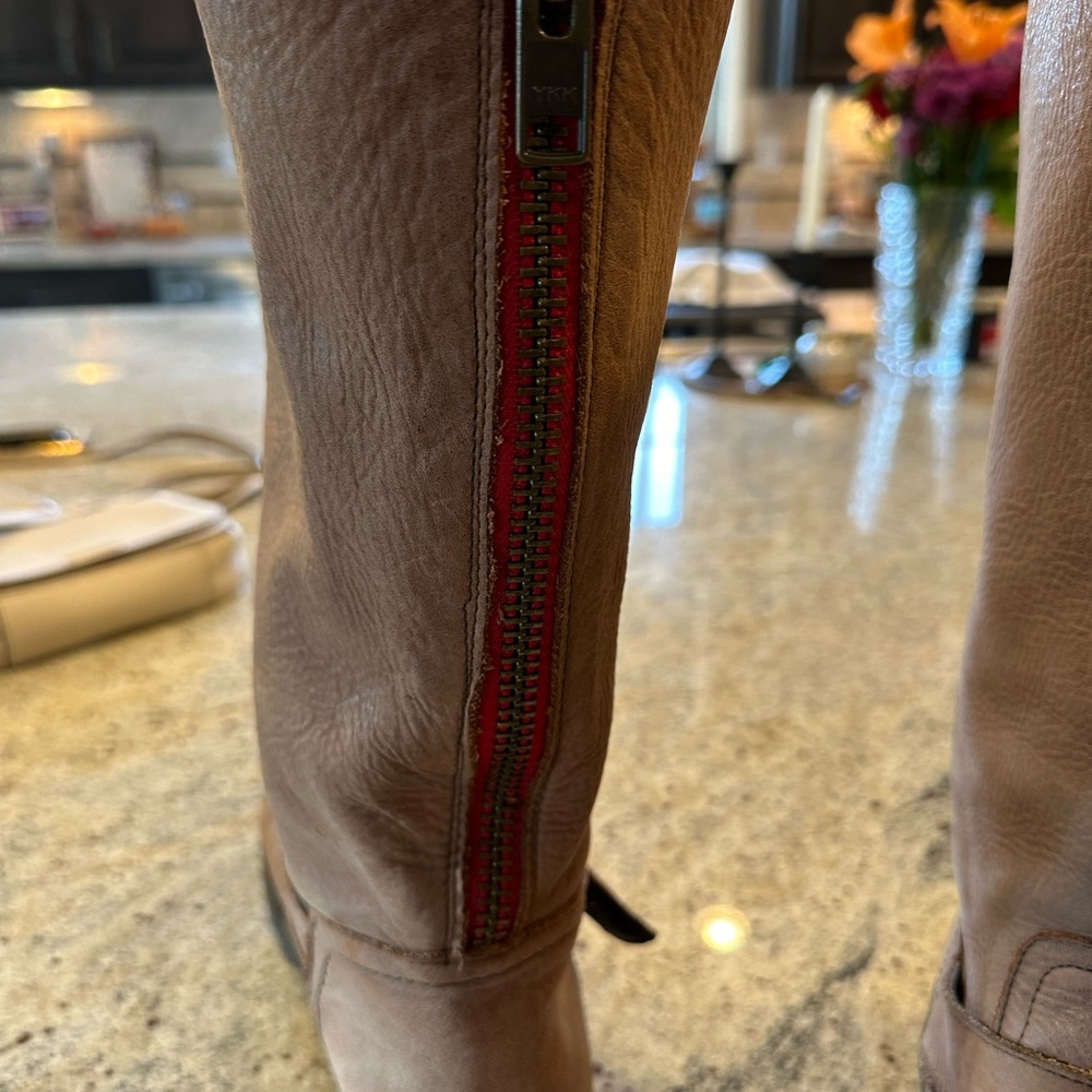 Vintage Steve Madden red zipper boot.  Size 9 - Picture 3 of 7